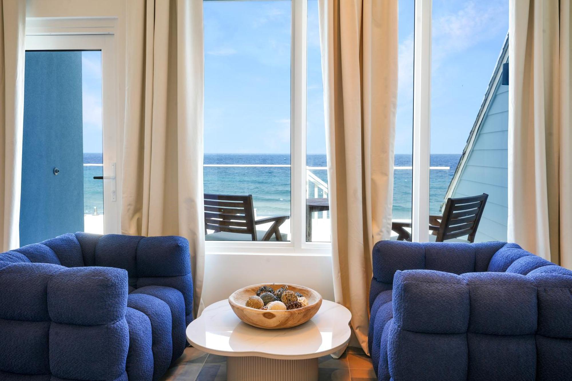 Cobalt Coast Hotel