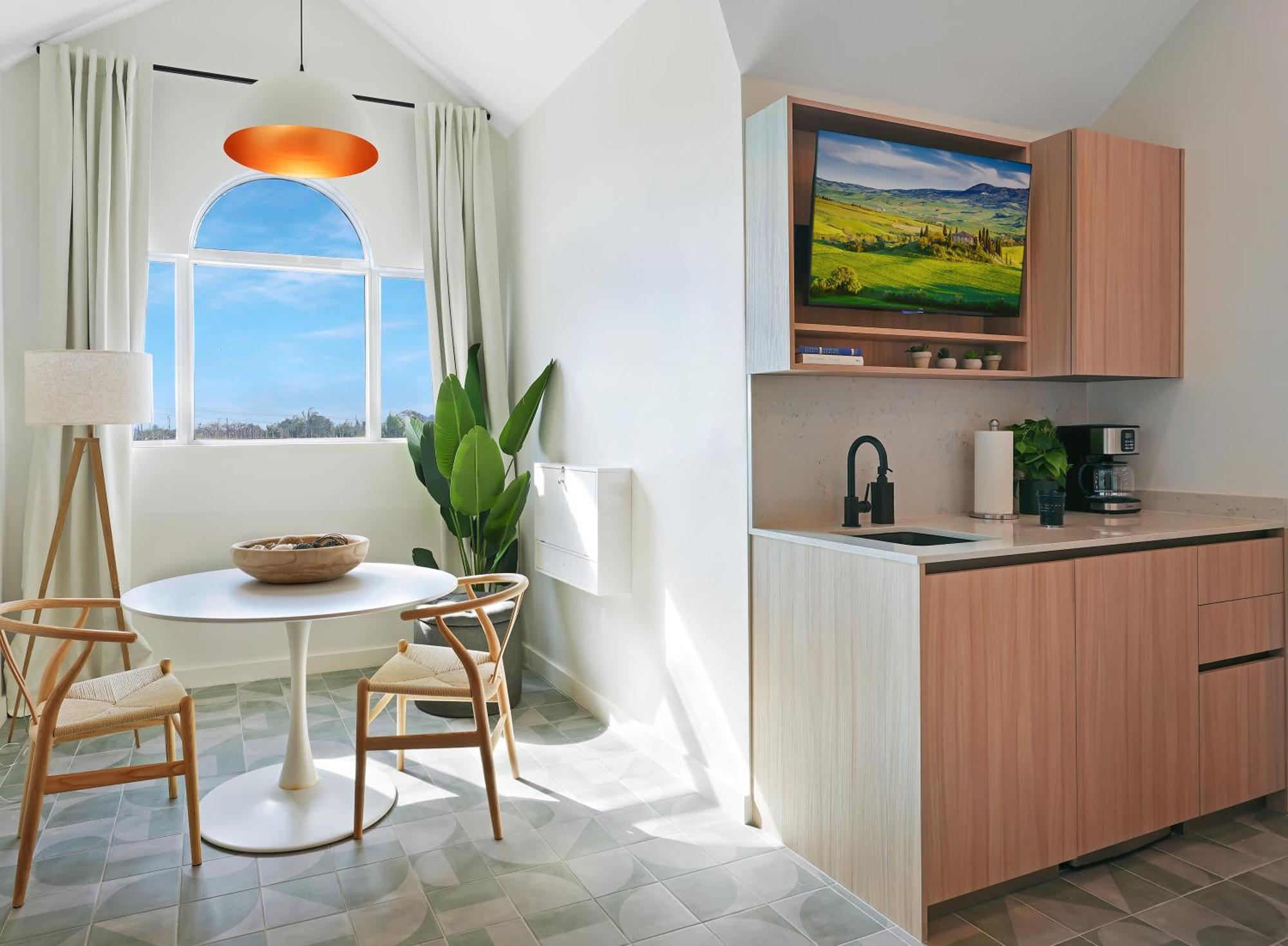 Hotel Cobalt Coast 3*